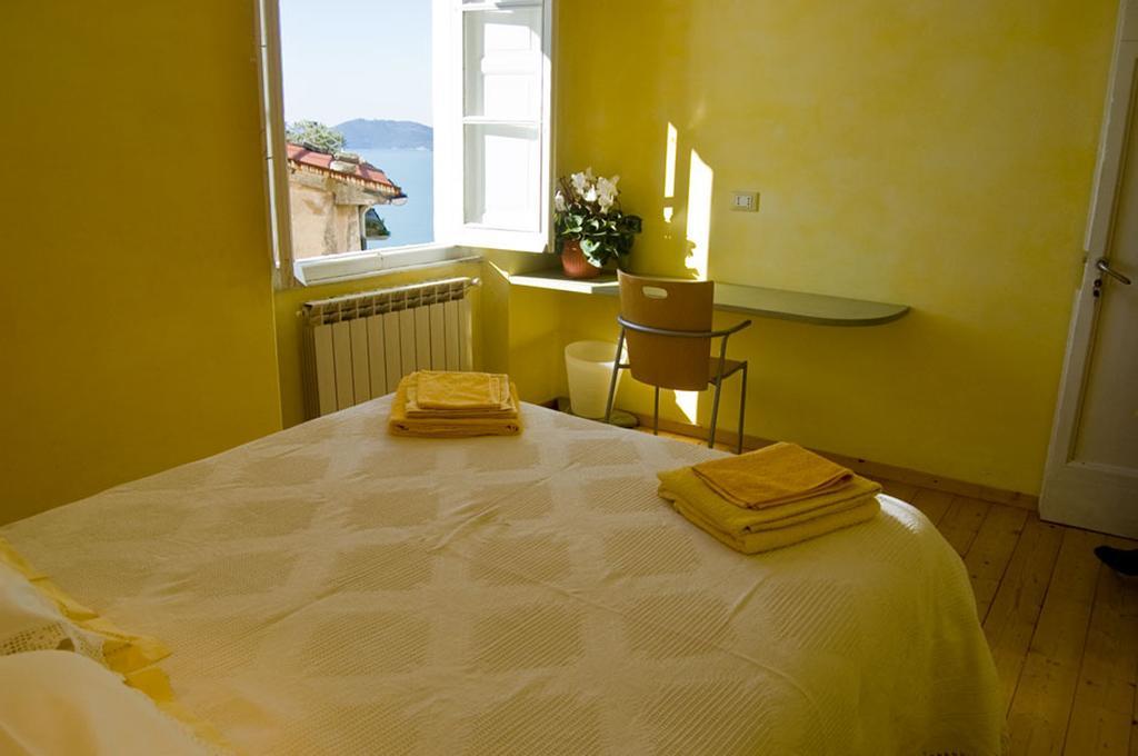La Tata B&B Lerici Oda fotoğraf
